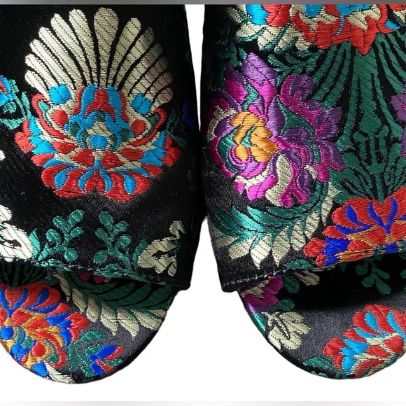 Christian Siriano Slip On Shoes Pumps Sz 9.5 EU 40 Multicolor
Floral Open Toe - Picture 4 of 7